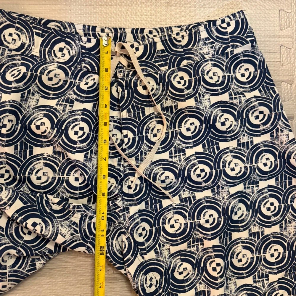 Patagonia Board Shorts Mens 32 Blue White Geometric Circle Print Swim Trunks